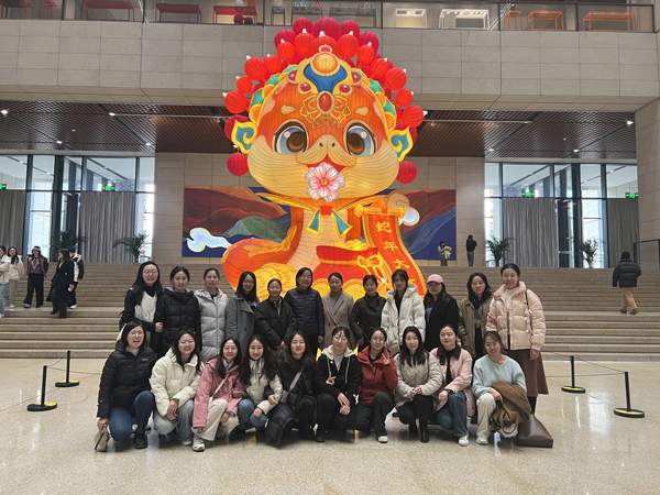 感悟工匠精神，綻放巾幗芳華——農墾中心開展慶“三八”主題活動