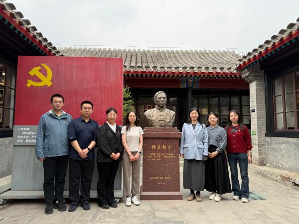 遵守“鐵規(guī)矩”，做好“學查改”——農墾中心第一青年理論學習小組開展深入貫徹中央八項規(guī)定精神專題學習